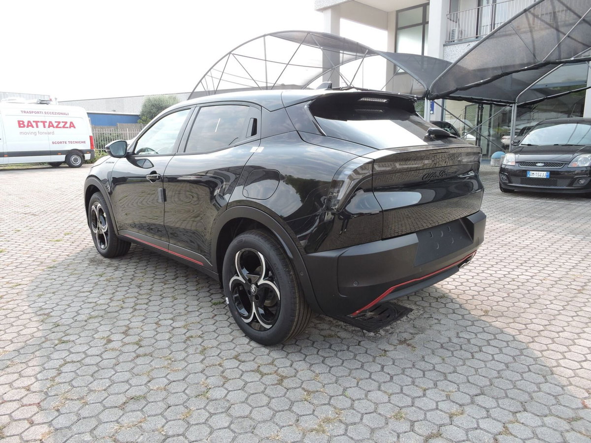 Alfa Romeo Junior 1.2 ibrida Speciale 145cv edct6 (6)