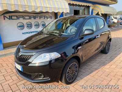Lancia Ypsilon 1.0 FireFly 5 porte S&S Hybrid Silver Plus usata