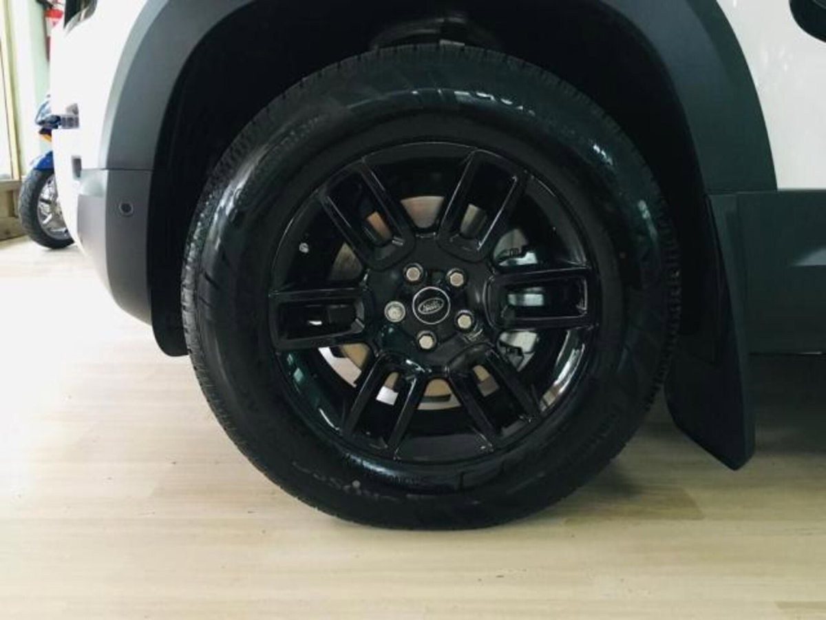Land Rover Defender 110 Hard Top 3.0d i6 mhev X-Dynamic SE awd 300cv auto (9)