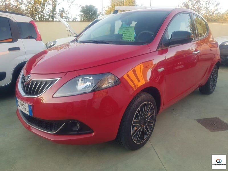 Lancia Ypsilon 1.0 FireFly 5 porte S&S Hybrid Gold Plus