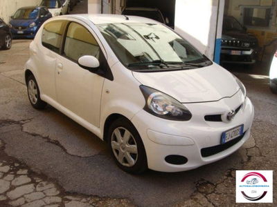 Toyota Aygo 1.0 12V VVT-i 5 porte Sol Connect MMT usata