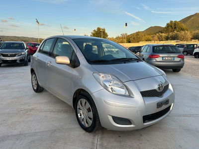 Toyota Yaris 1.0 5 porte Luxury pack usata