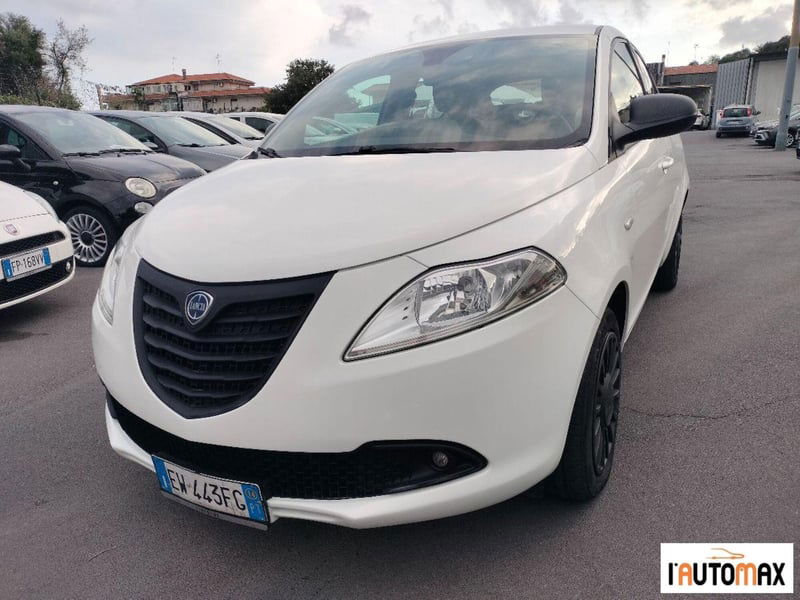Lancia Ypsilon 1.3 MJT 16V 95 CV 5 porte S&S Silver
