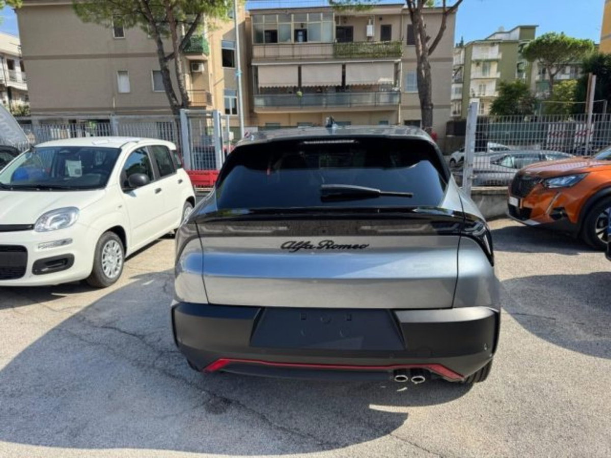 Alfa Romeo Junior 1.2 ibrida 145cv edct6 (5)