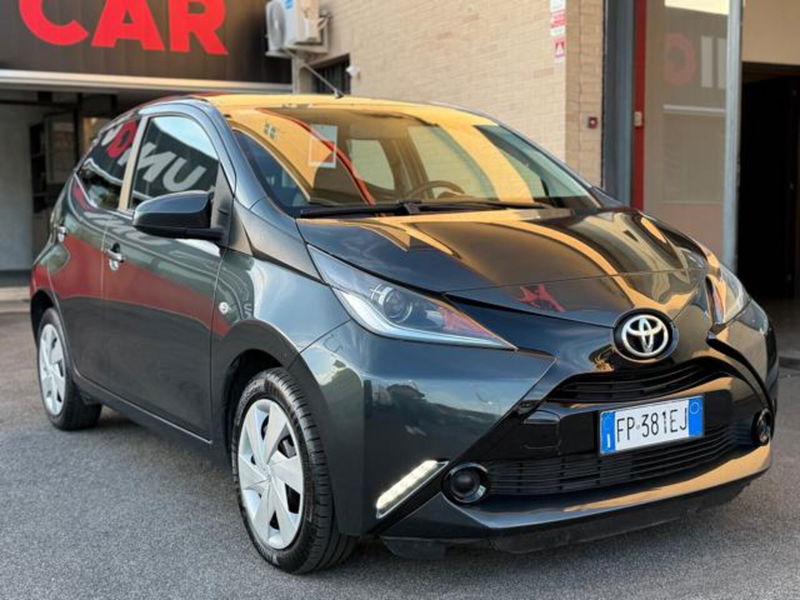 Toyota Aygo 1.0 VVT-i 69 CV 5 porte x-clusiv