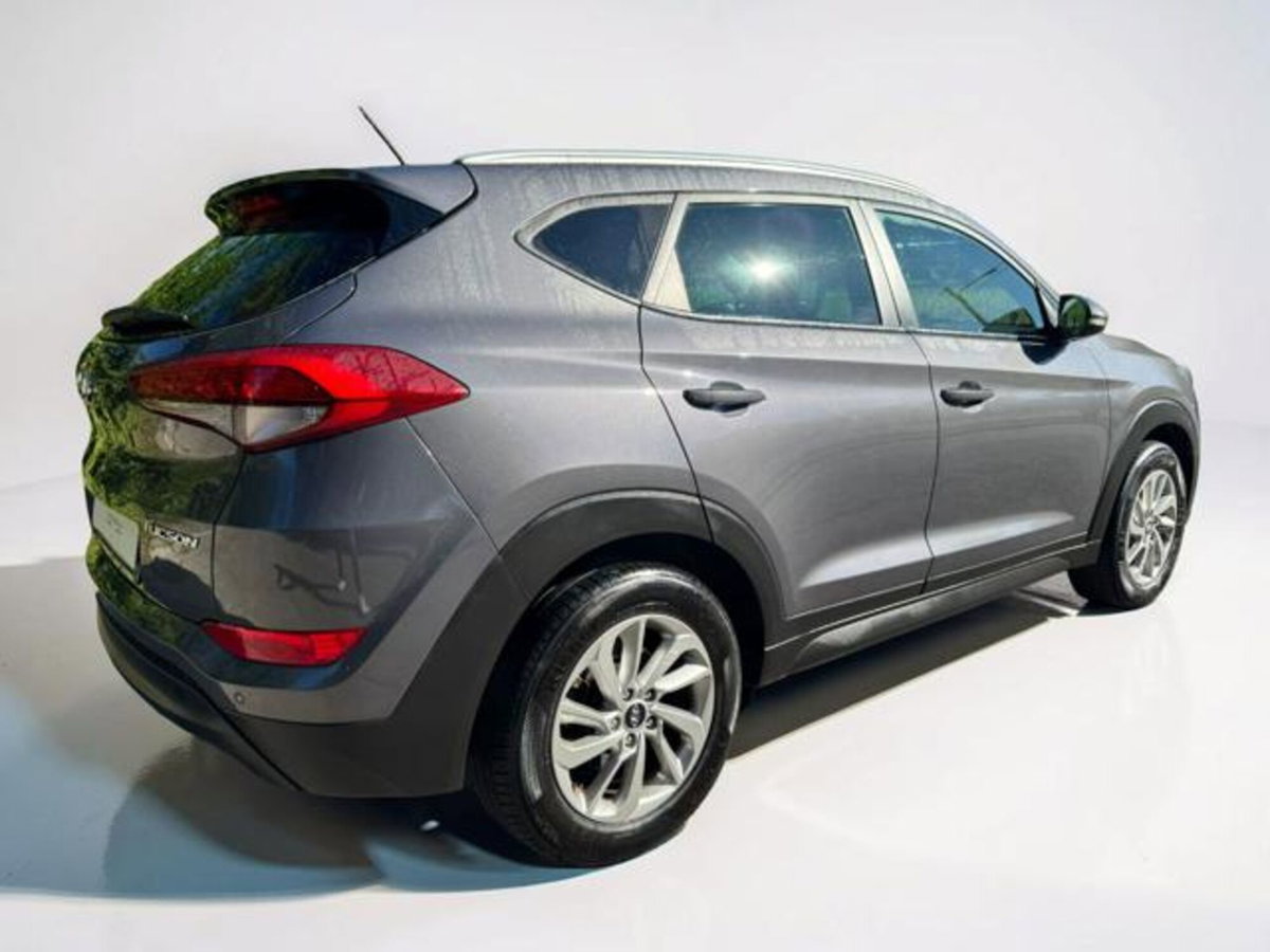 Hyundai Tucson 1.7 CRDi Comfort (5)