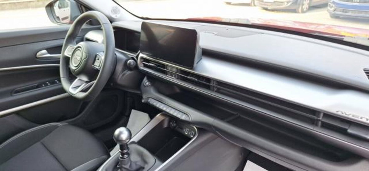 Jeep Avenger 1.2 turbo Summit fwd 100cv (16)