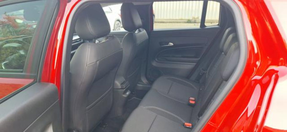 Jeep Avenger 1.2 turbo Summit fwd 100cv (9)