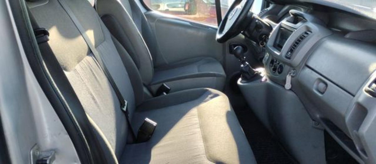 Opel Vivaro Furgone 27 2.0 CDTI 120CV PC-TN Combi 9 posti (6)