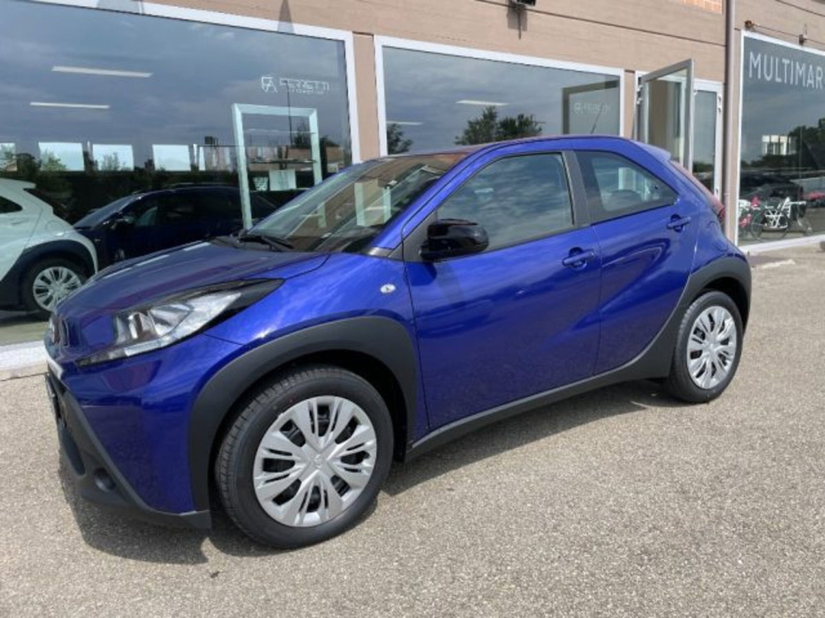 Toyota Aygo X 1.0 VVT-i 72 CV 5 porte Limited Air (2)