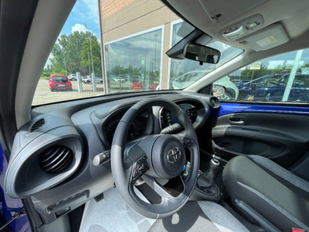 Toyota Aygo X 1.0 VVT-i 72 CV 5 porte Limited Air (8)