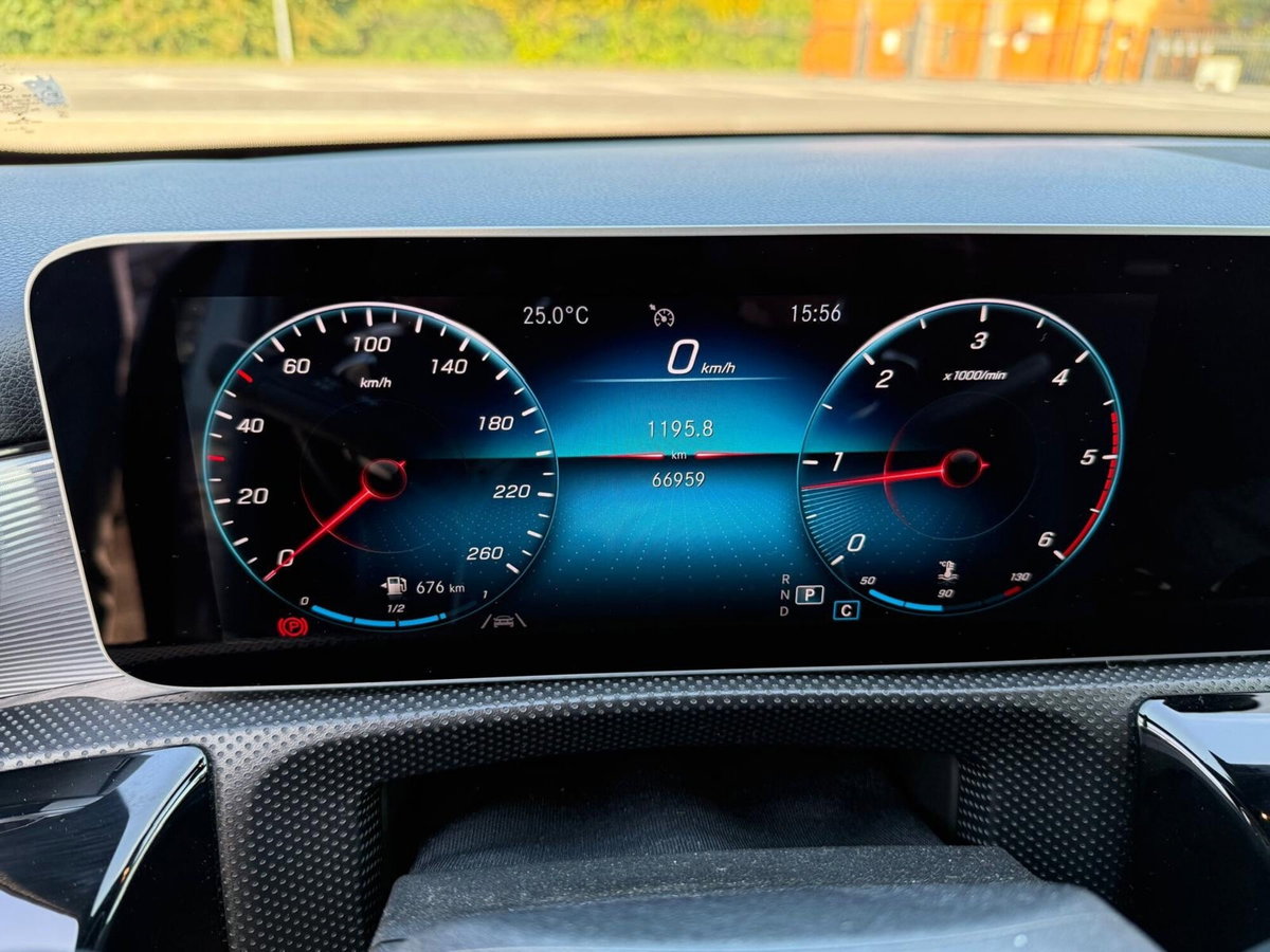 Mercedes-Benz Classe A 200 d Automatic Premium (12)