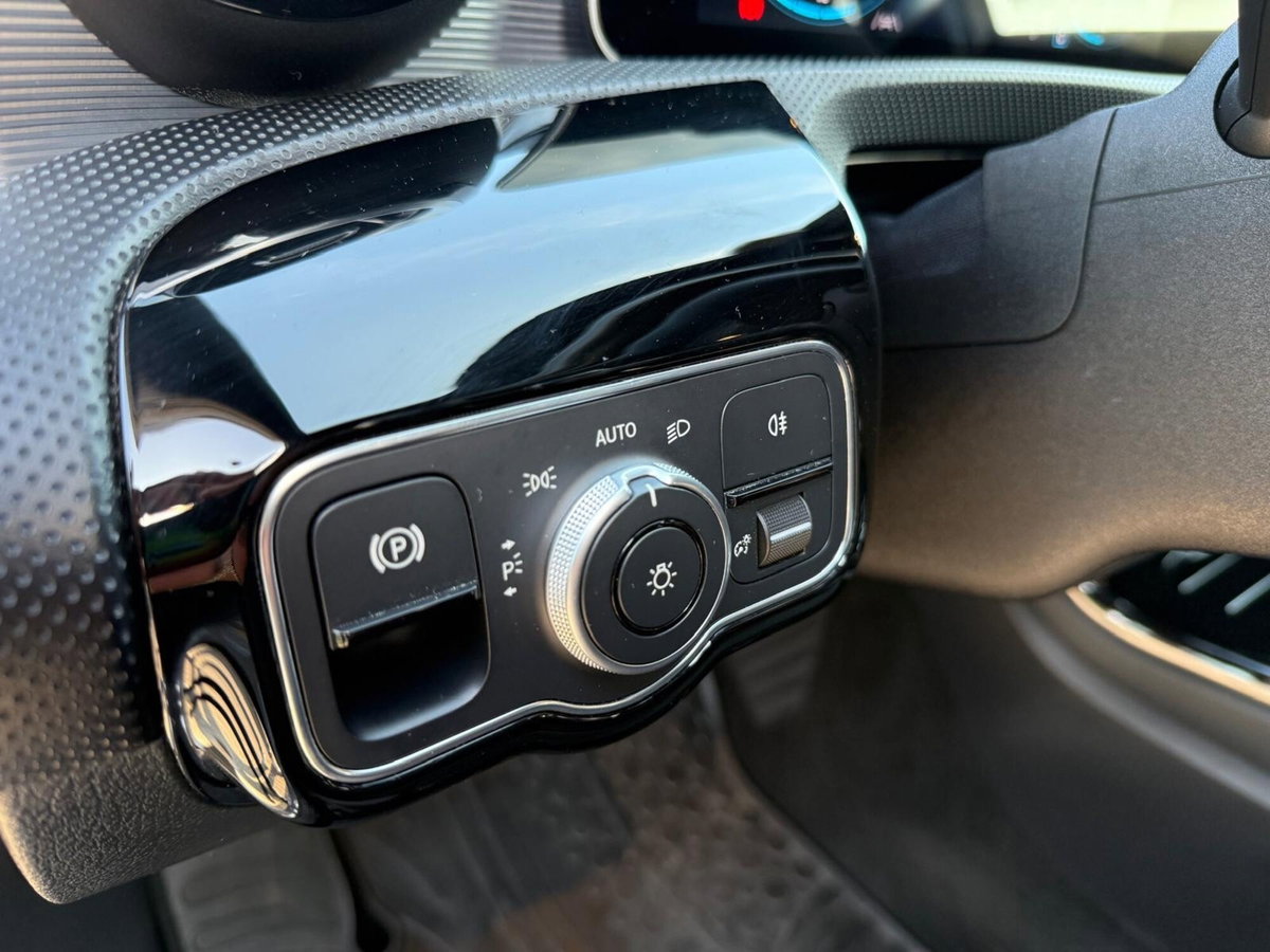 Mercedes-Benz Classe A 200 d Automatic Premium (17)
