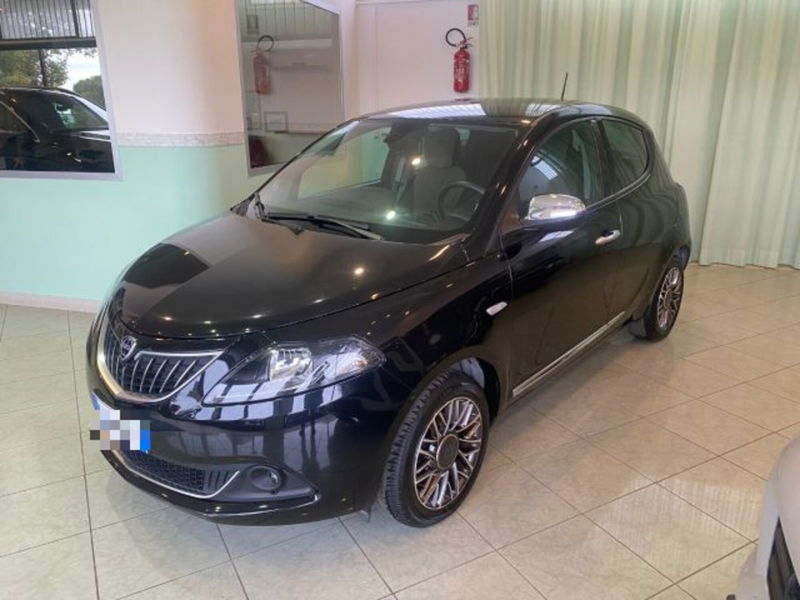 Lancia Ypsilon 1.0 FireFly 5 porte S&S Hybrid Gold Plus