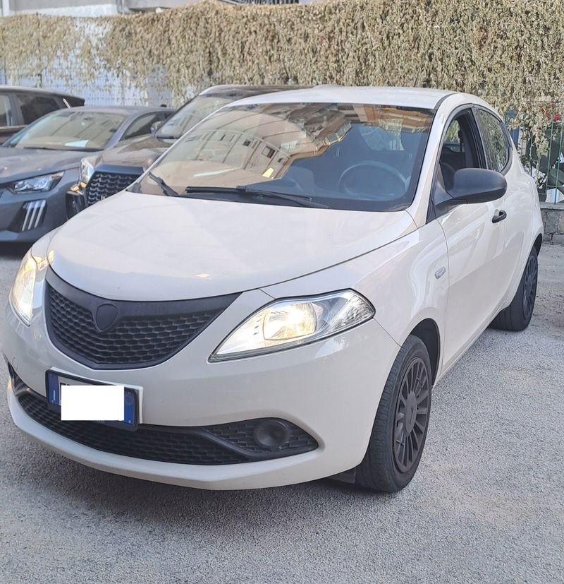 Lancia Ypsilon 1.2 69 CV 5 porte GPL Gold Plus