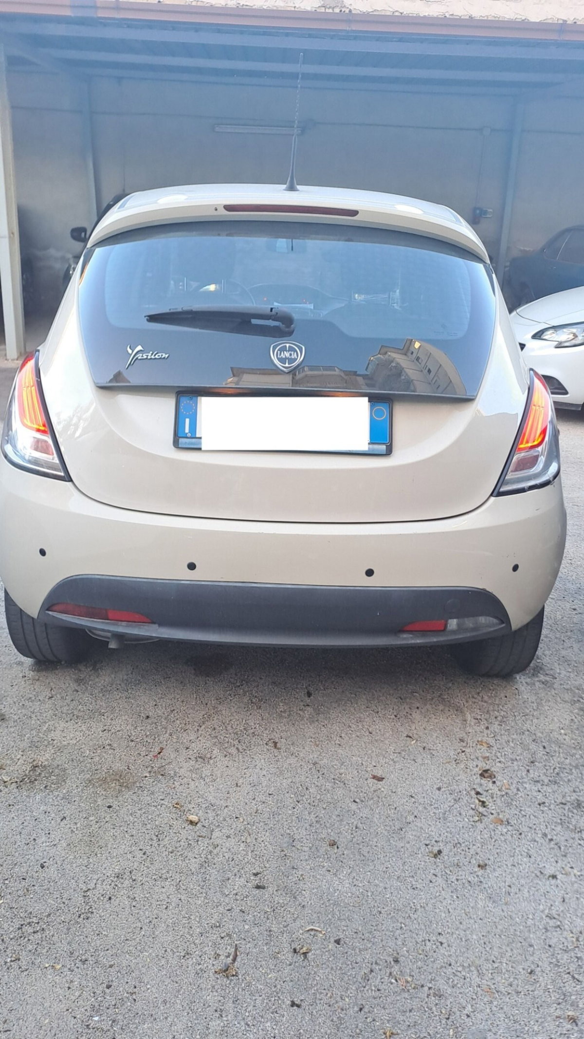 Lancia Ypsilon 1.2 69 CV 5 porte GPL Gold Plus (3)