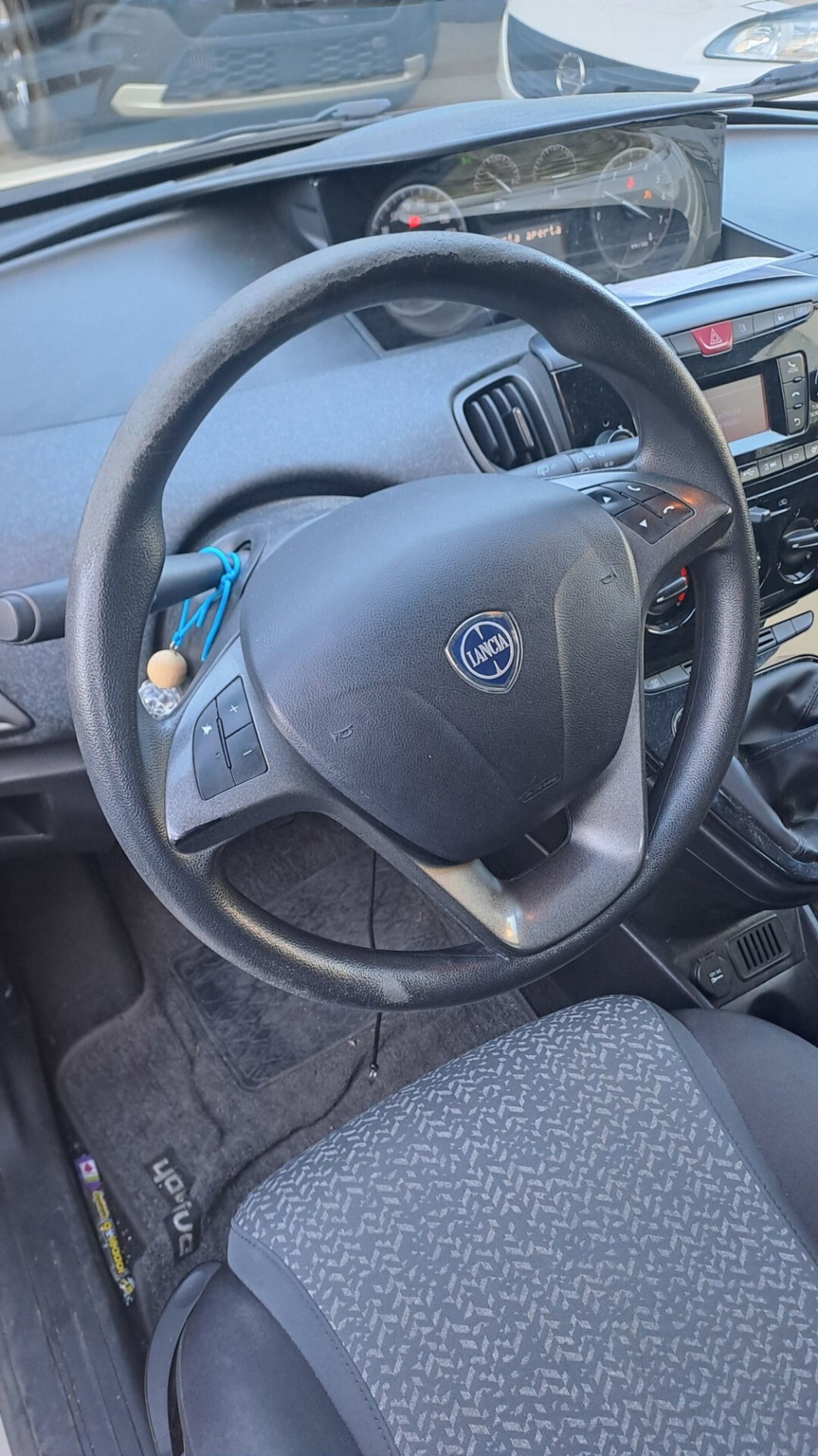 Lancia Ypsilon 1.2 69 CV 5 porte GPL Gold Plus (5)