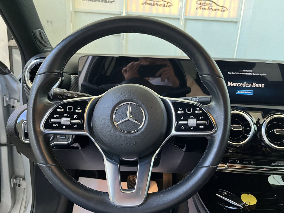 Mercedes-Benz Classe A 180 d Automatic Executive (9)