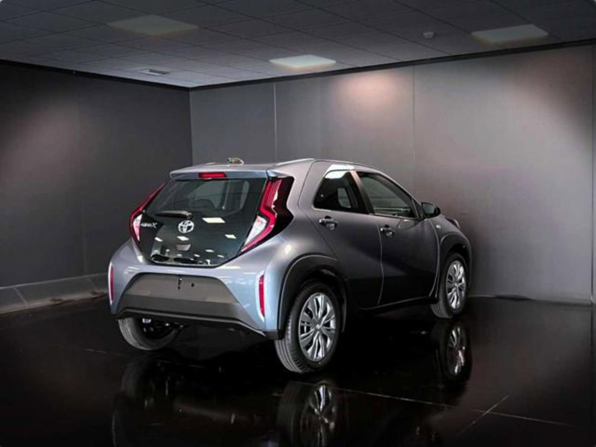 Toyota Aygo X 1.0 Active 72cv (5)