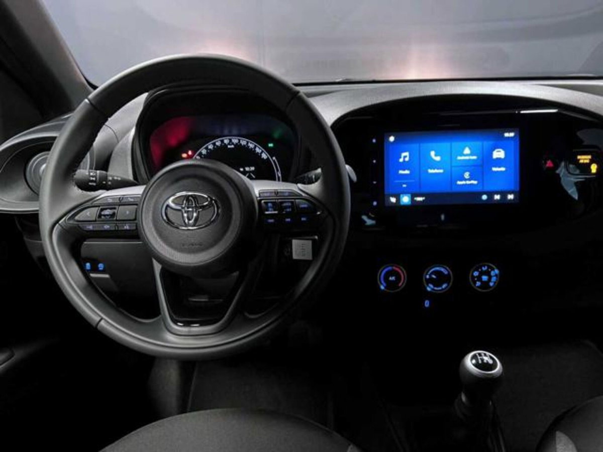 Toyota Aygo X 1.0 Active 72cv (11)