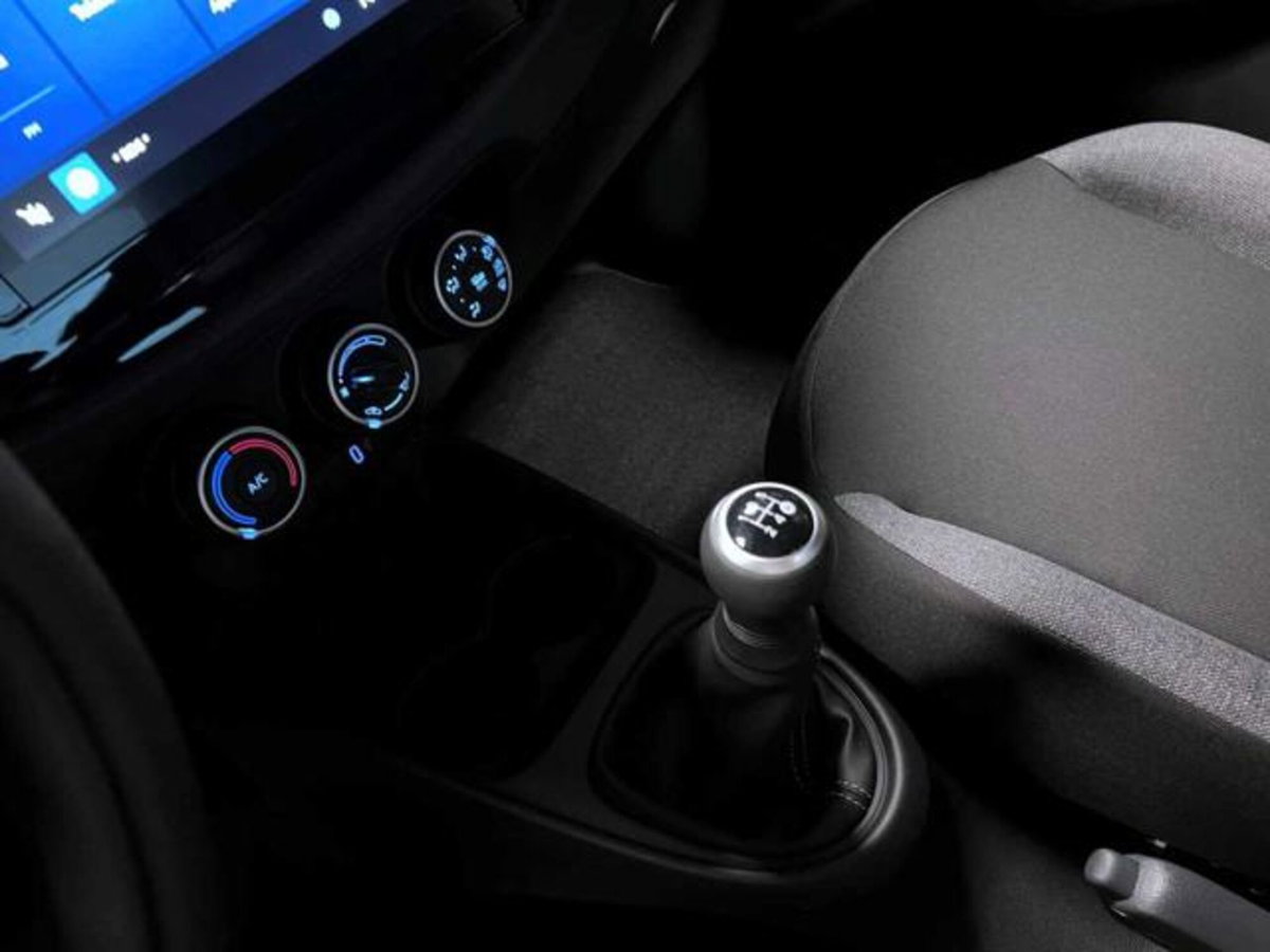 Toyota Aygo X 1.0 Active 72cv (14)