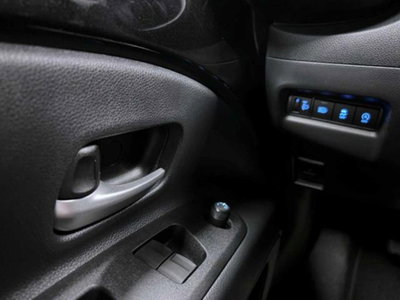 Toyota Aygo X 1.0 Active 72cv (19)