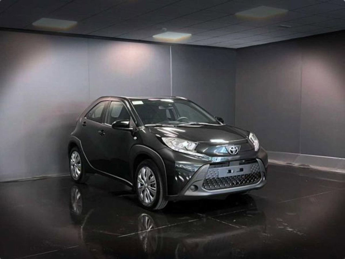Toyota Aygo X 1.0 Active 72cv (3)