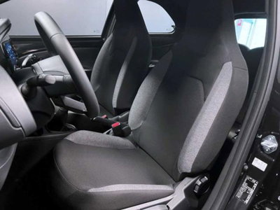 Toyota Aygo X 1.0 Active 72cv (8)