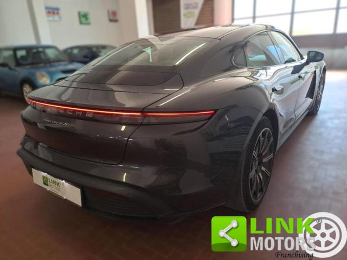 Porsche Taycan 4S Performance (13)