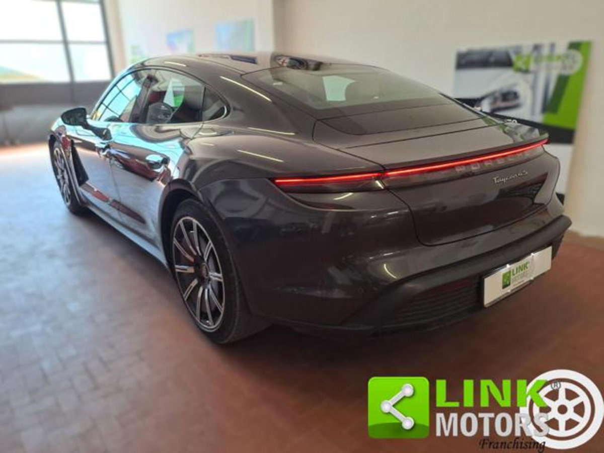 Porsche Taycan 4S Performance (2)