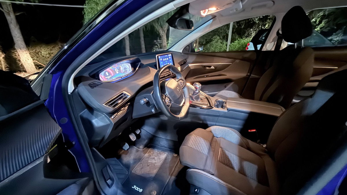 Peugeot 3008 BlueHDi 130 S&S Allure (19)