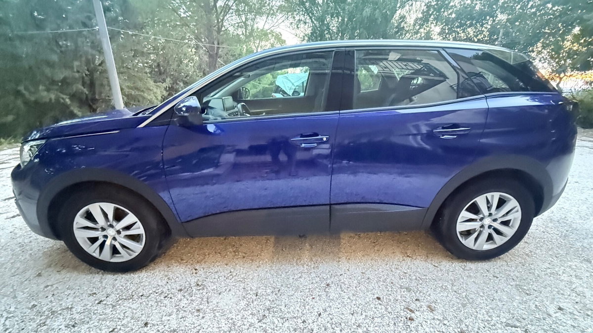 Peugeot 3008 BlueHDi 130 S&S Allure (2)