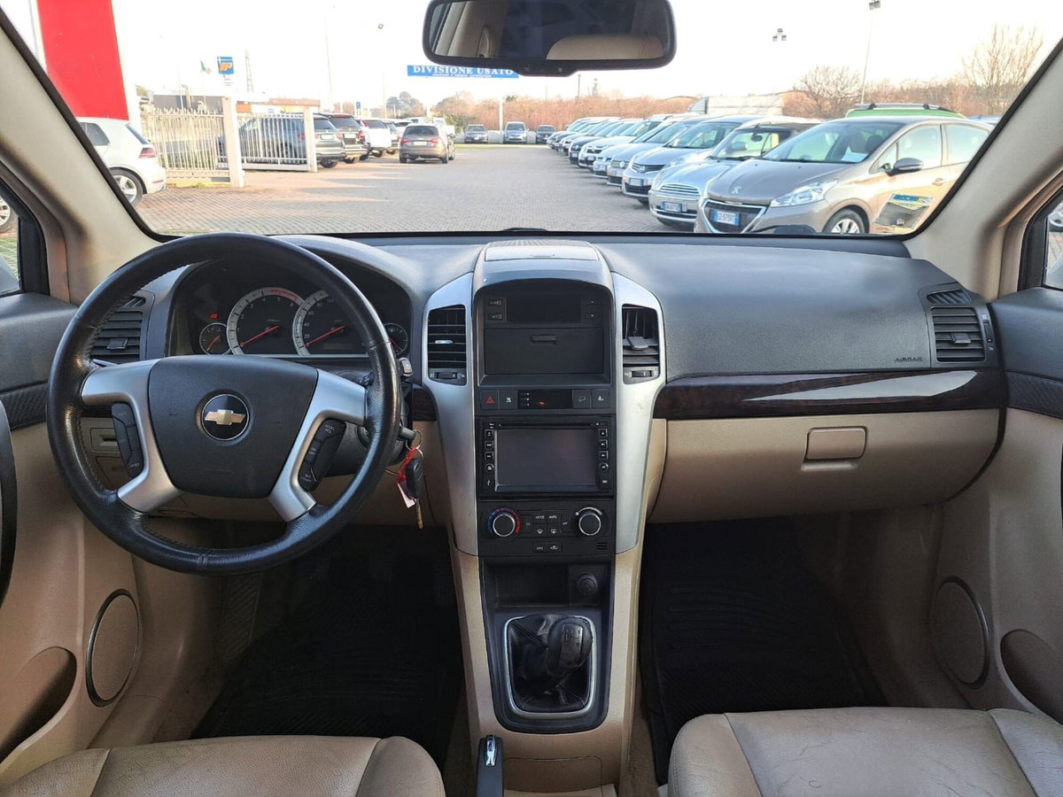 Chevrolet Captiva 2.0 VCDi LT (10)
