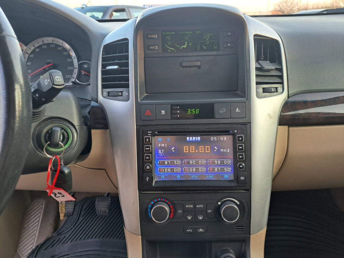 Chevrolet Captiva 2.0 VCDi LT (12)