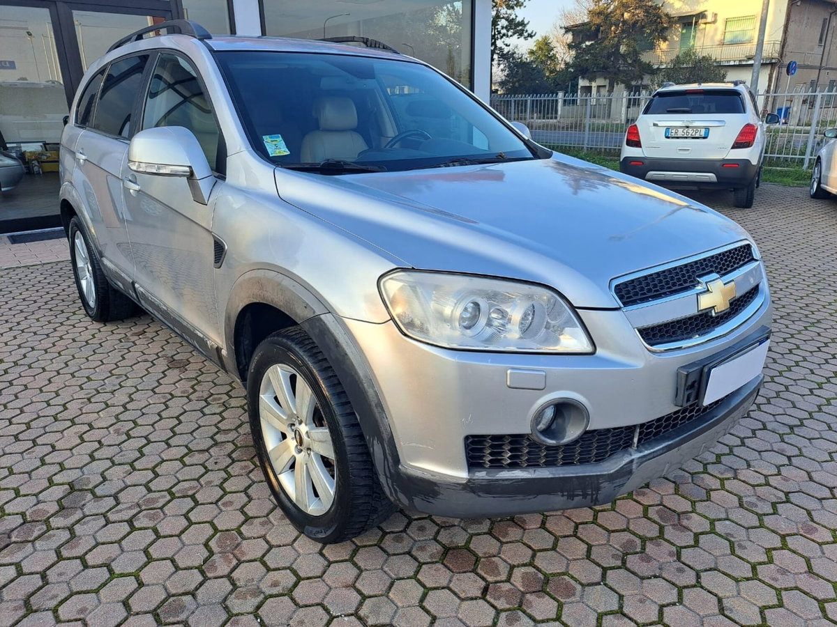 Chevrolet Captiva 2.0 VCDi LT (2)