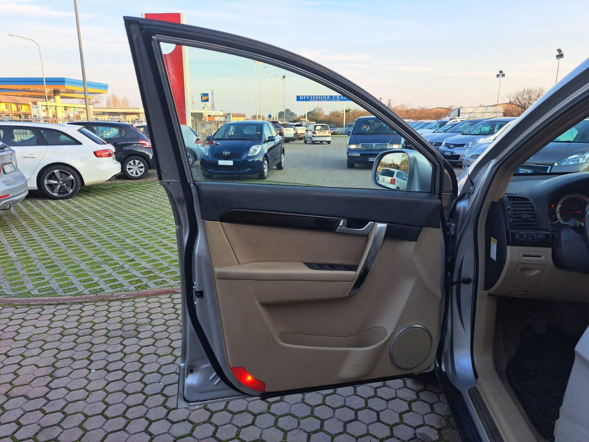 Chevrolet Captiva 2.0 VCDi LT (20)