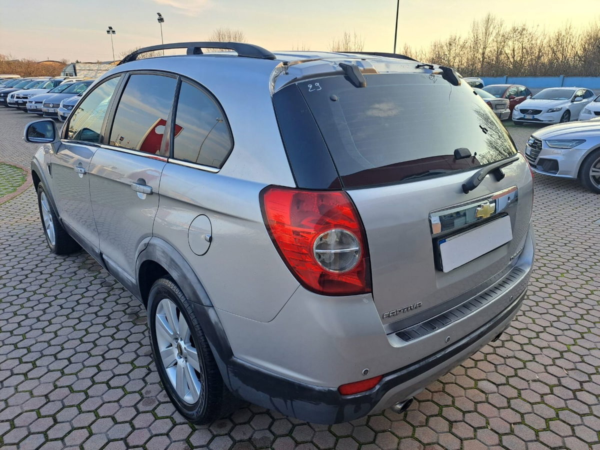 Chevrolet Captiva 2.0 VCDi LT (6)