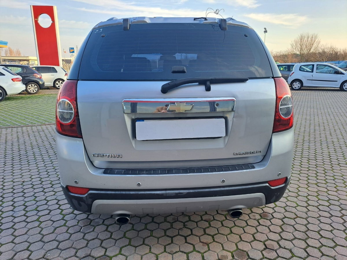Chevrolet Captiva 2.0 VCDi LT (8)