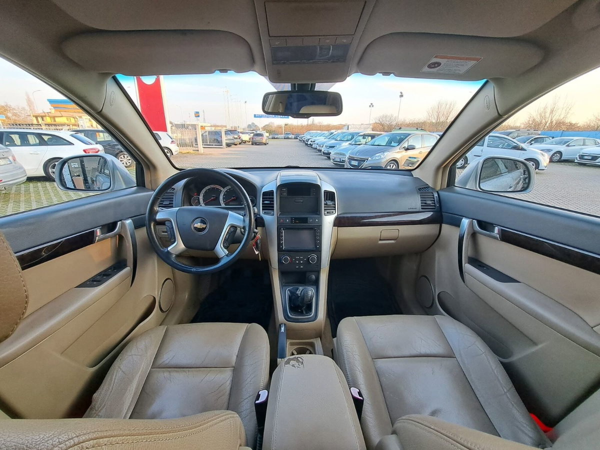 Chevrolet Captiva 2.0 VCDi LT (9)