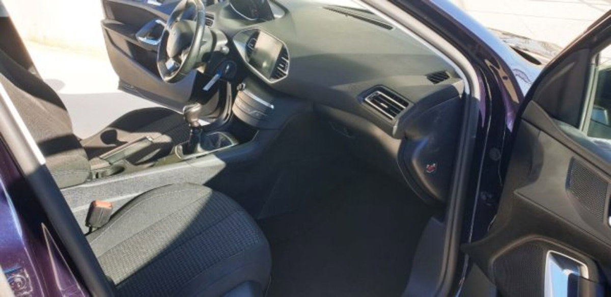 Peugeot 308 SW BlueHDi 130 S&S Business (8)