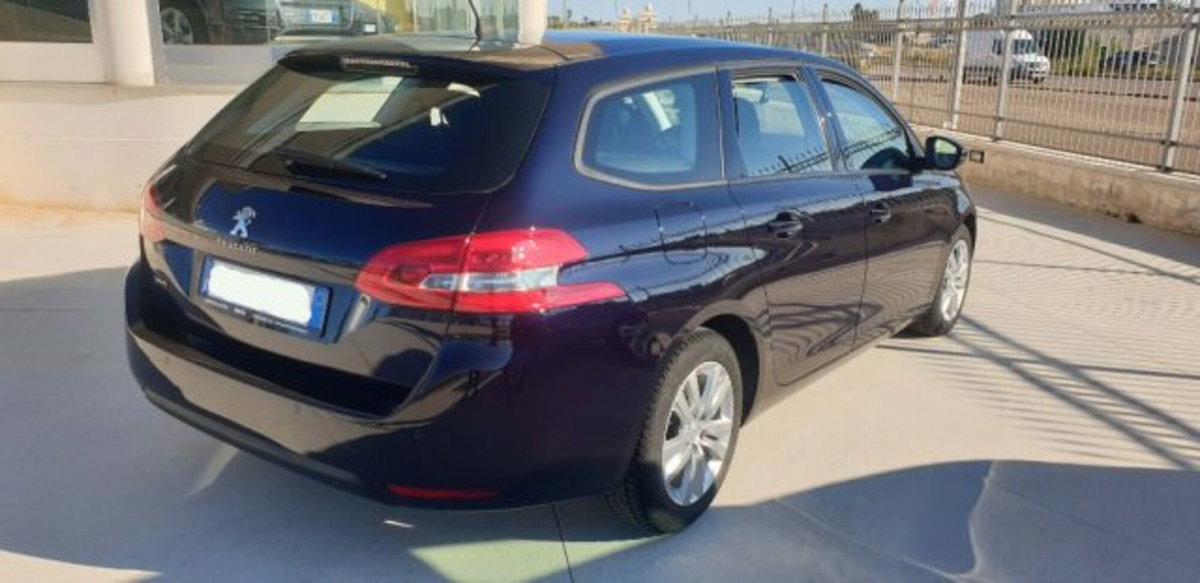 Peugeot 308 SW BlueHDi 130 S&S Business (9)