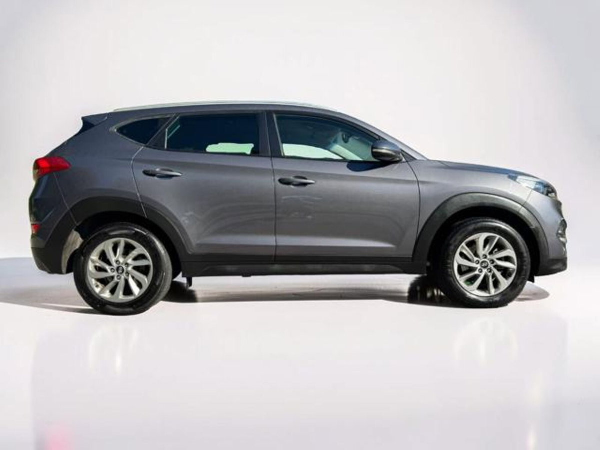 Hyundai Tucson 1.7 CRDi Comfort (6)