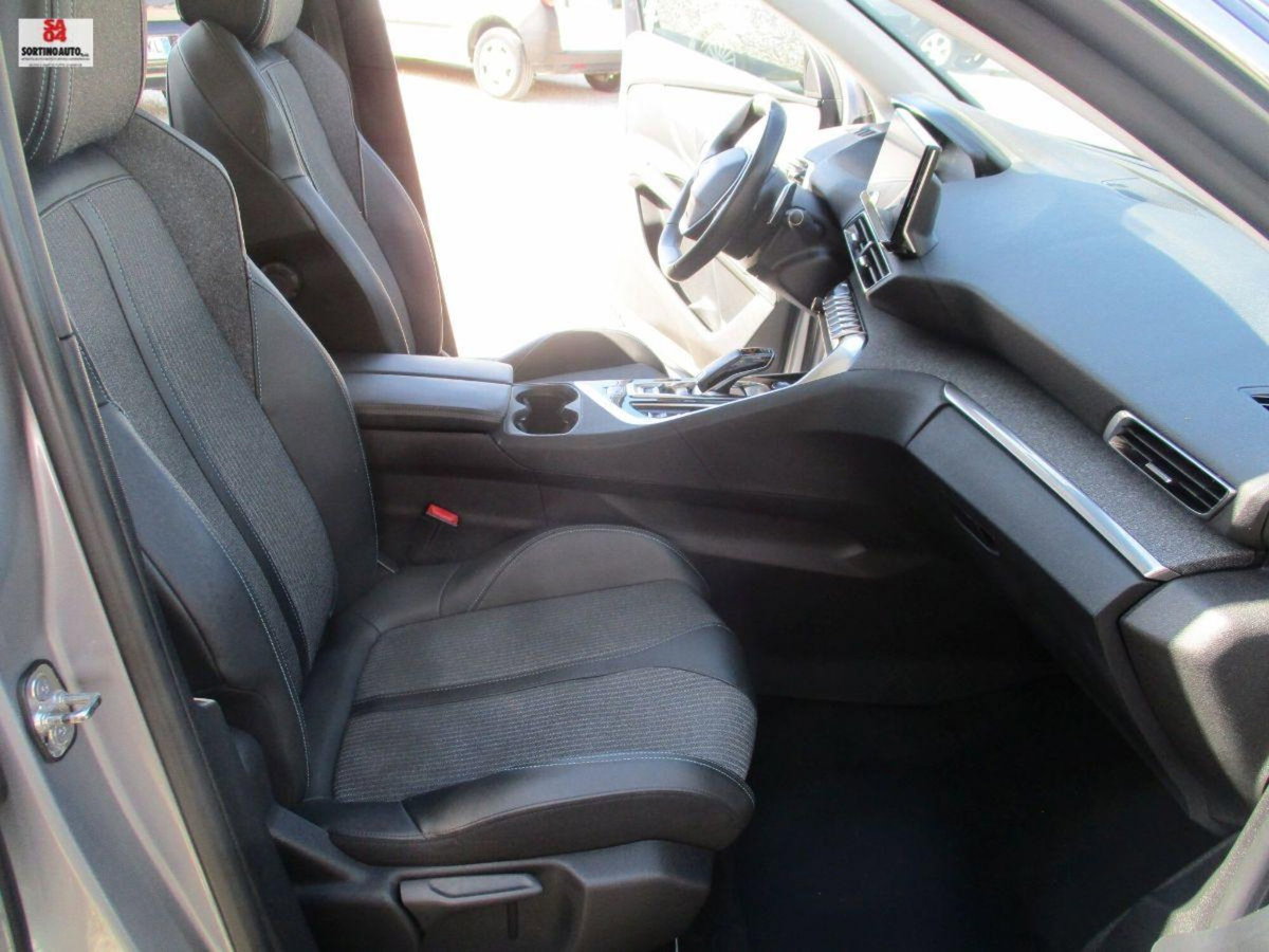 Peugeot 3008 BlueHDi 130 S&S EAT8 Allure Pack (19)