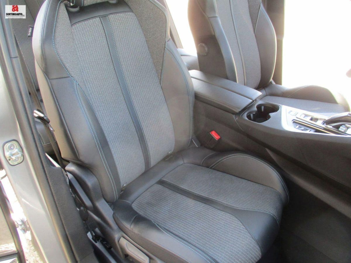 Peugeot 3008 BlueHDi 130 S&S EAT8 Allure Pack (20)
