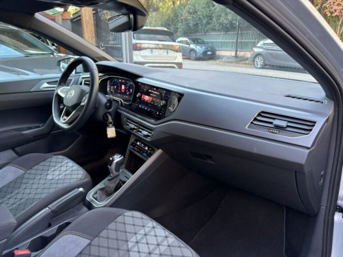 Volkswagen Polo 1.0 tsi R-Line 115cv dsg (8)