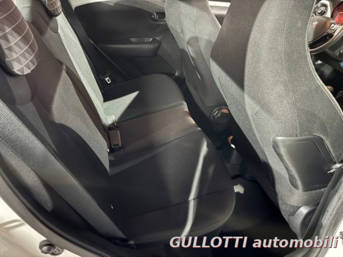 Peugeot 108 72 5 porte Active (14)