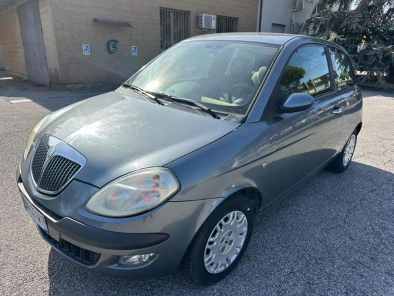 Lancia Ypsilon 16V Oro