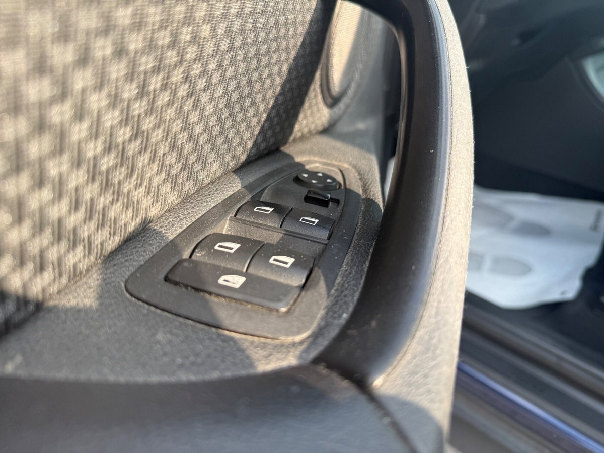 BMW X1 xDrive18d Business Advantage (16)