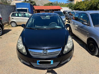 Opel Corsa 1.2 3 porte Club usata