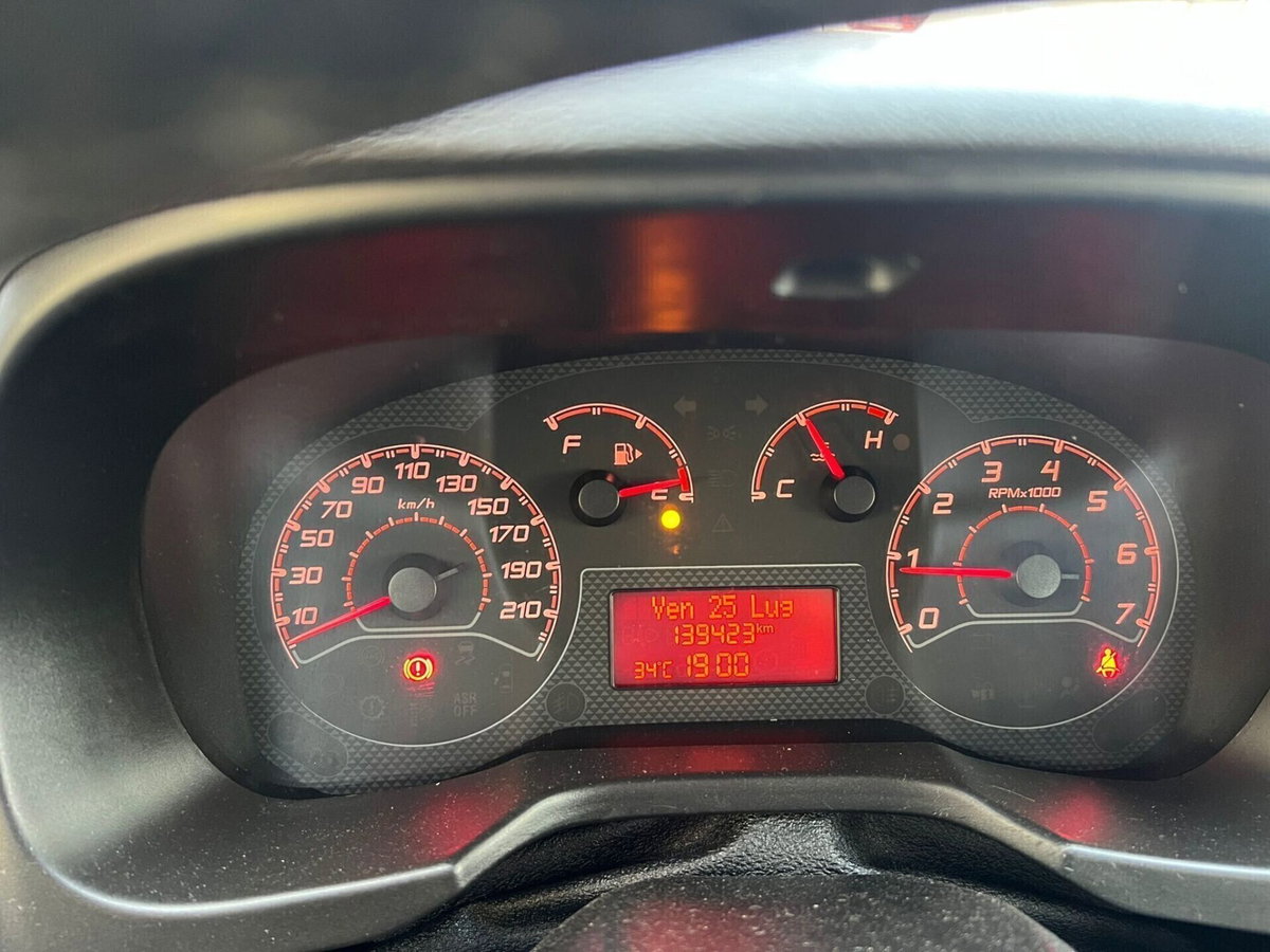 Fiat Qubo 1.3 MJT 80 CV Trekking (9)